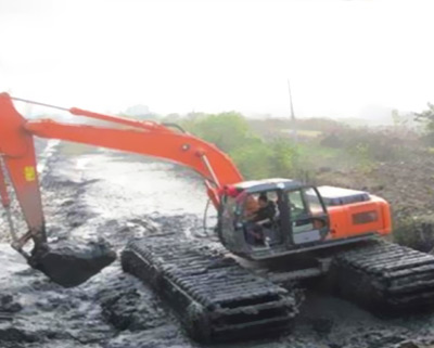 水、陸兩棲挖掘機